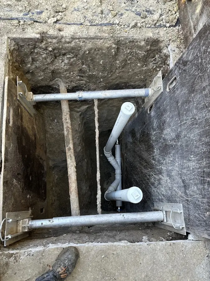 Experienced plumber completing Gas Line Repair work in Surfside